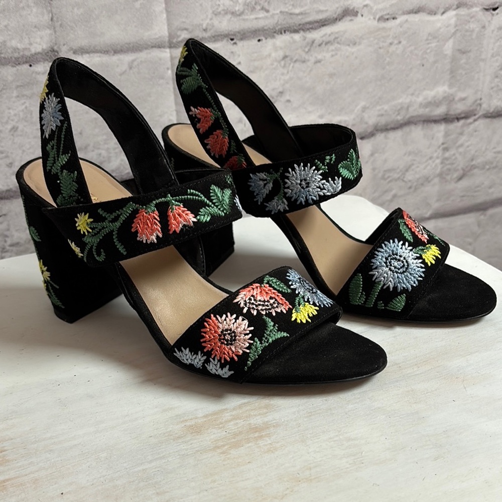 Ann Taylor Black Floral Embroidered Sandals - Picture 3 of 8